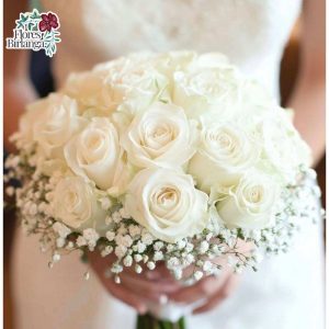 Prueba de ramo de novia clásico y sencillo tipo domo con rosas blancas y gypsophila (paniculata) perimetral. Flores Birlanga Carabanchel
